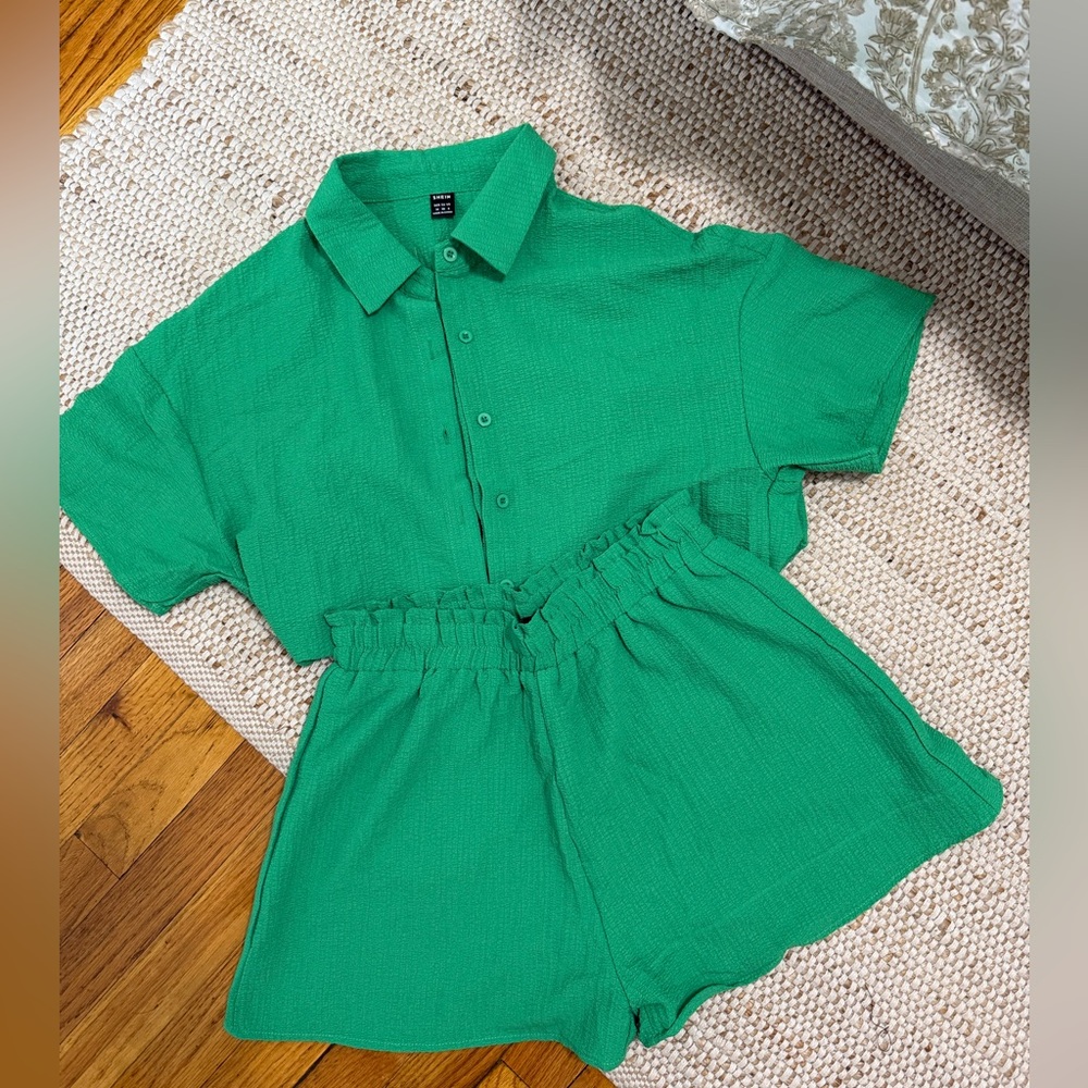 SHEIN Green Women Shorts Set